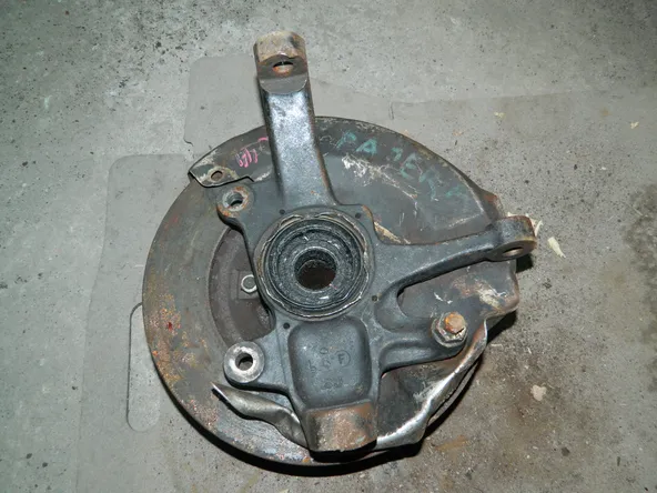 Ступица MITSUBISHI PAJERO L041G Перед Лев (Контрактный) 79591121