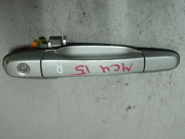 Ручка двери наружная TOYOTA HARRIER MCU15 Перед Прав (Контрактный) 81528564