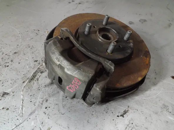 Ступица TOYOTA SIENTA NCP81 Перед Лев (Контрактный) 94603634