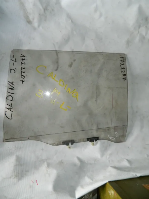 Стекло двери TOYOTA CALDINA 190 Задн. Лев (Контрактный) 1722207