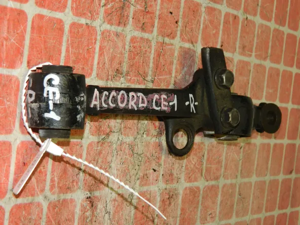 Рычаг подвески HONDA ACCORD CE1 Перед Прав (Контрактный) 45984407