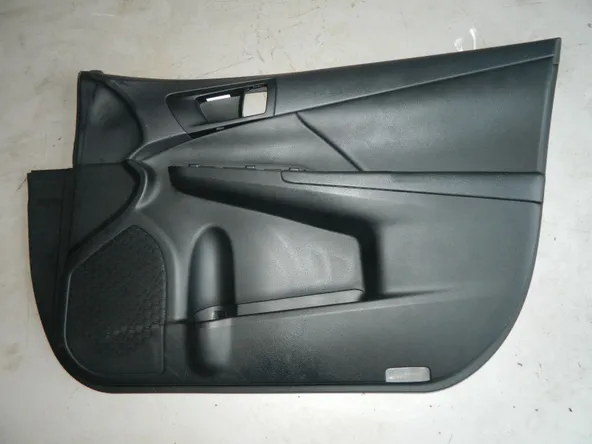 Обшивка двери TOYOTA CAMRY AVV50 Перед Прав (Контрактный) 140080012