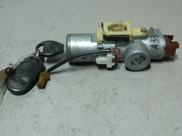 Замок зажигания NISSAN CEFIRO A33 (Контрактный) 81532383