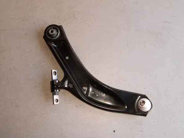 Рычаг GENERAL PARTS 545014CA0A NISSAN X-TRAIL T32 14- / QASHQAI J11E 13- Лев