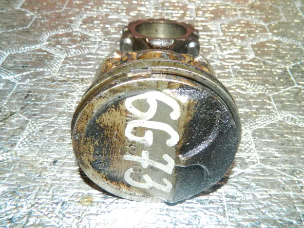 Поршень c шатуном MITSUBISHI 6G73 (Кoнтрактный)