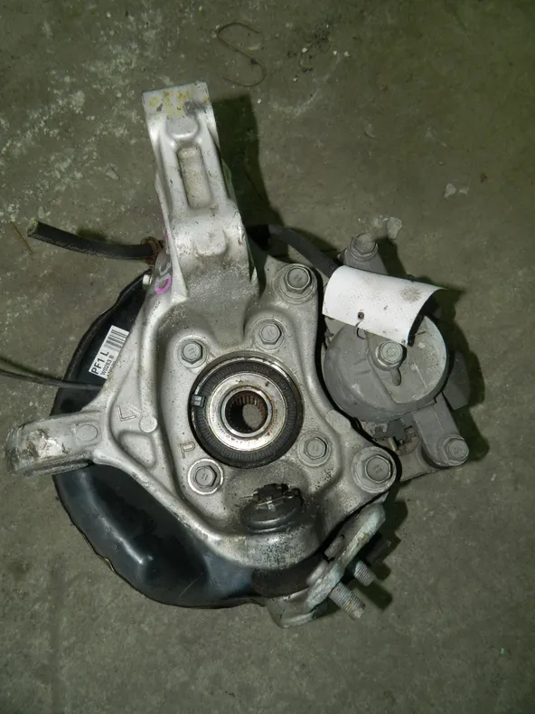 Ступица TOYOTA PRIUS ZVW30 Перед Лев (Контрактный) 79586515