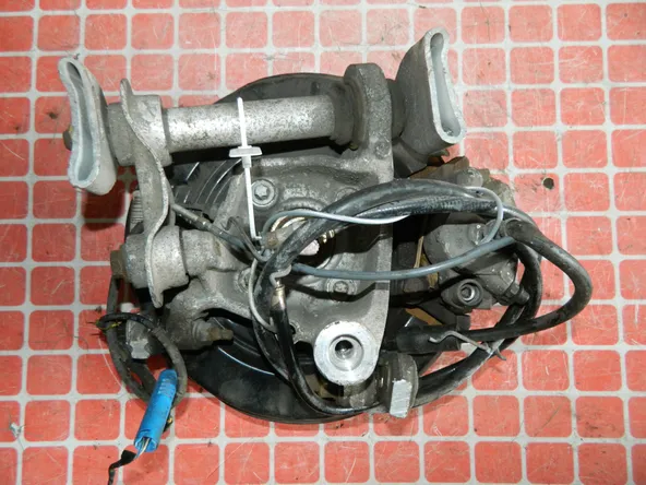 Ступица BMW 523i E39 M52 Зад Лев (Контрактный) 45984741