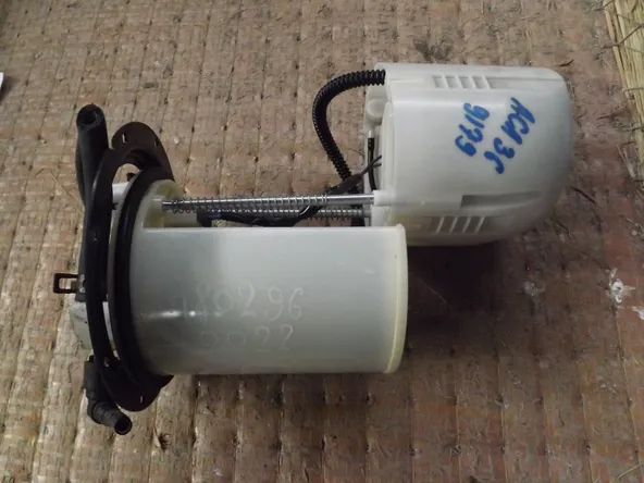 Насос топливный TOYOTA RAV4 ACA36 (Контрактный) 1802960022