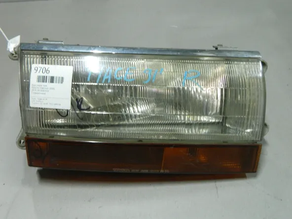 Фара TOYOTA TOWN ACE CR30G Перед Прав 2831 (Контрактный) 03344556