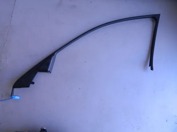 Накладка рамки двери HYUNDAI EQUUS VI G6DJ Перед Прав (Б/У) 69838434 829213N000