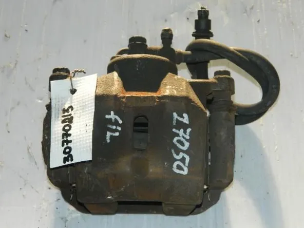 Суппорт TOYOTA FUNCARGO NCP20 Перед Лев (Контрактный)