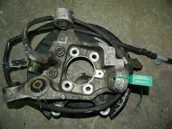 Кулак NISSAN TEANA J31 Зад Лев (Контрактный) 79586610