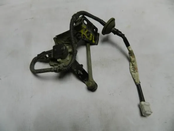 Датчик высоты дорожного просвета MITSIBISHI OUTLANDER XL (Контрактный) 8303A016