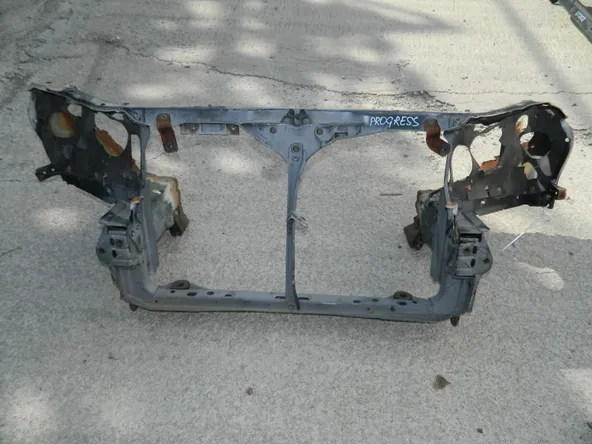 Рамка радиатора TOYOTA PROGRES JCG10 (Контрактный) 35015223 5320151010