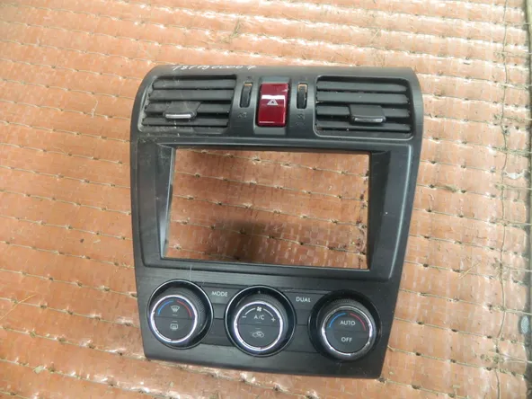 Блок управления климат-контролем SUBARU XV GP7 (Контрактный) 1811900007