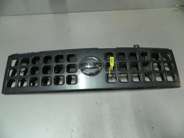 Решетка радиатора NISSAN CUBE Z11 (Контрактный) 79773165