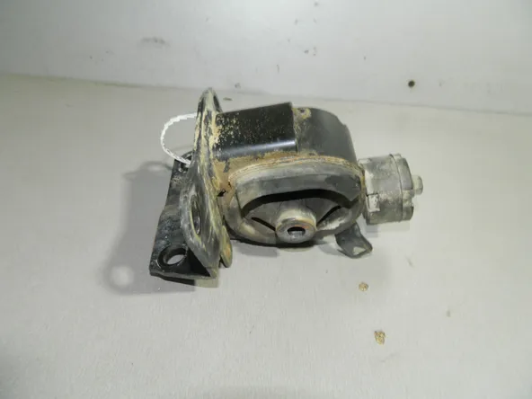 Опора МКПП TOYOTA COROLLA E120 Лев (Б/У) 45993973 1237221070