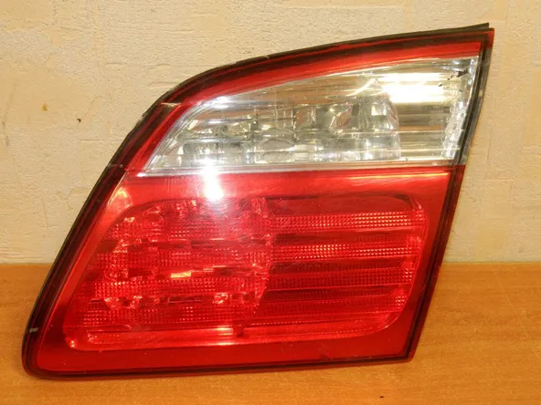 Фонарь NISSAN MAXIMA A33 Прав (Б/У) 76067