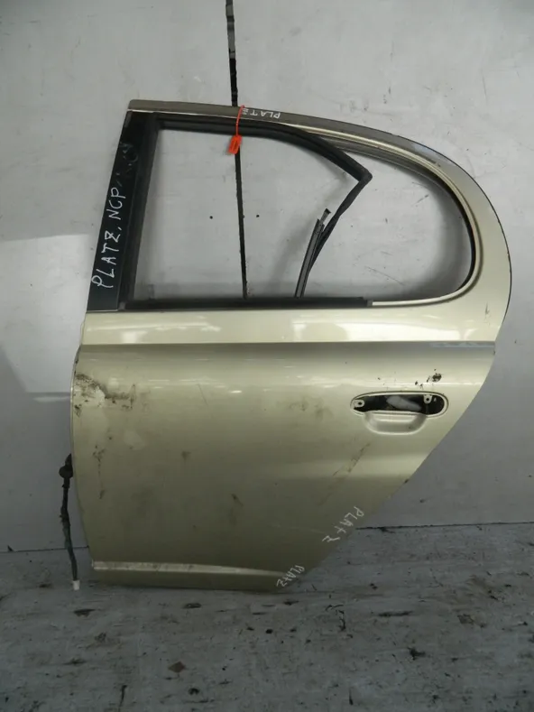 Дверь TOYOTA PLATZ NCP16 Зад Лев (Контрактный) 72355427 6700452070