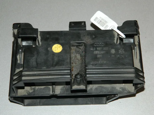 Кронштейн блока управления AUDI Q7 4L BAR (Б/У) 35020654