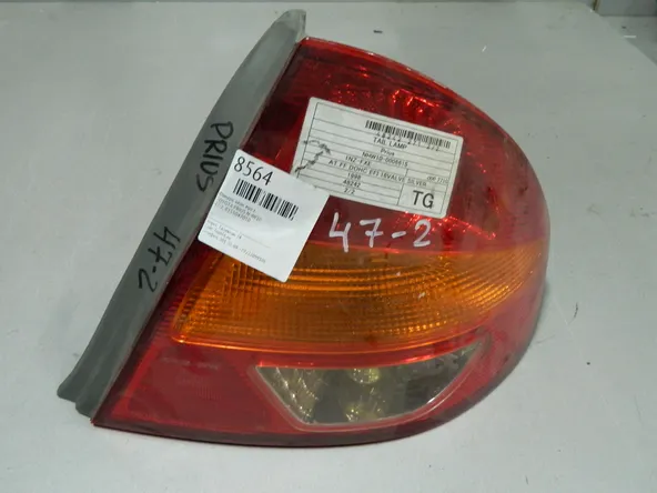Фонарь TOYOTA PRIUS NHW10 Зад Прав 472 (Контрактный) 64492564
