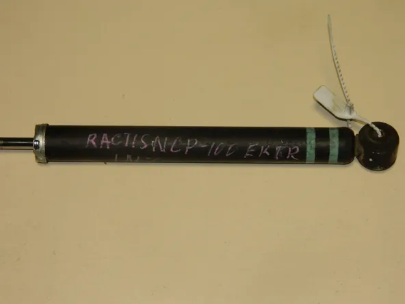 Амортизатор TOYOTA RACTIS NCP100 Зад (Контрактный) 45992036