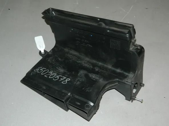 Воздуховод AUDI Q7 4L Перед Прав (Б/У) 35020578 7L0820532B