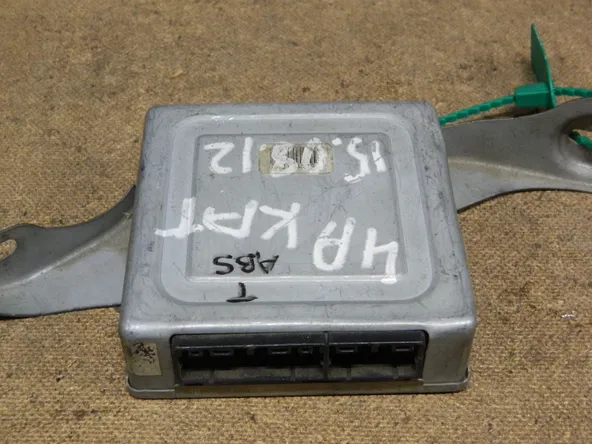 Блок управления ABS TOYOTA CARINA AT210 (Контрактный) 79590307