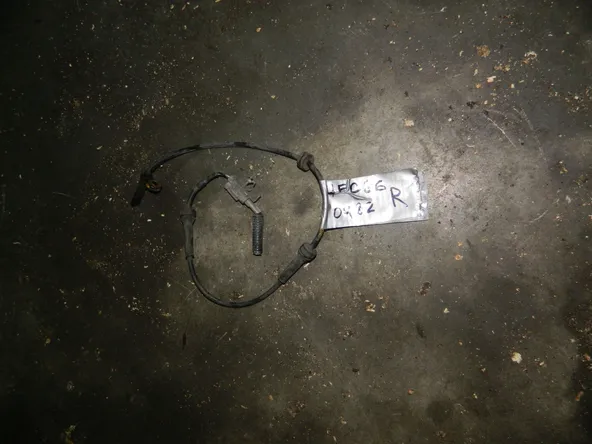 Датчик ABS NISSAN SERENA HFC26 Перед Прав (Контрактный) 1040150815