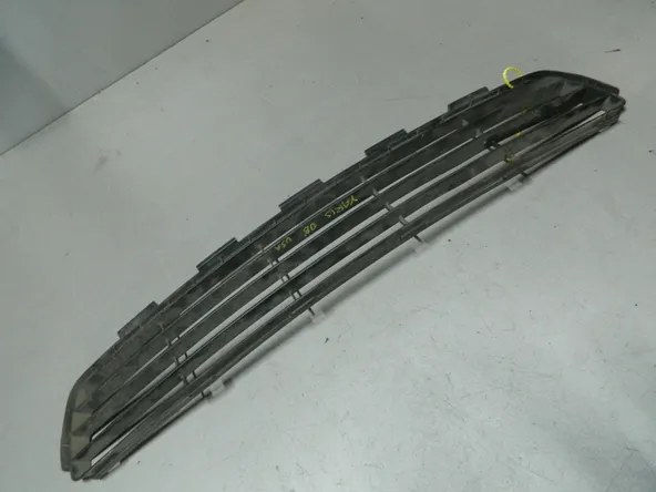 Решетка бампера TOYOTA YARIS NCP91 (Контрактный) 79773542