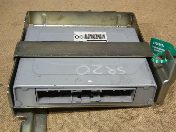 Блок управления ДВС NISSAN SERENA SR20DE (Контрактный) 79590367