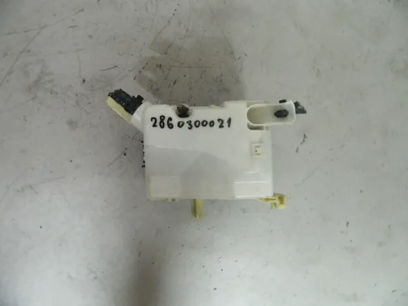 Блок предохранителей TOYOTA PLATZ NCP12 (Контрактный) 2860300021