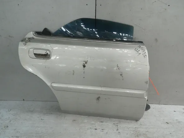 Дверь HONDA INSPIRE UA1 Зад Прав (Контрактный) 72355391