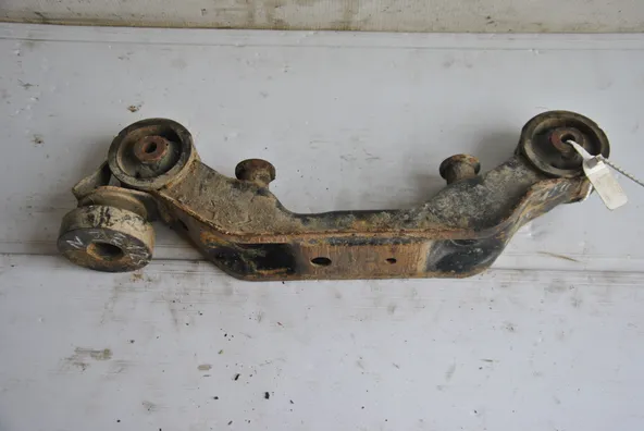 Подушка редуктора TOYOTA FIELDER NZE124 (Контрактный) 46091927