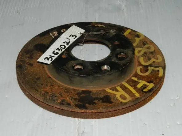 Диск тормозной HONDA FIT GD1 Перед Прав (Контрактный)