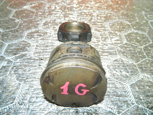 Поршень c шатуном TOYOTA 1GFE (Кoнтрактный)13071246