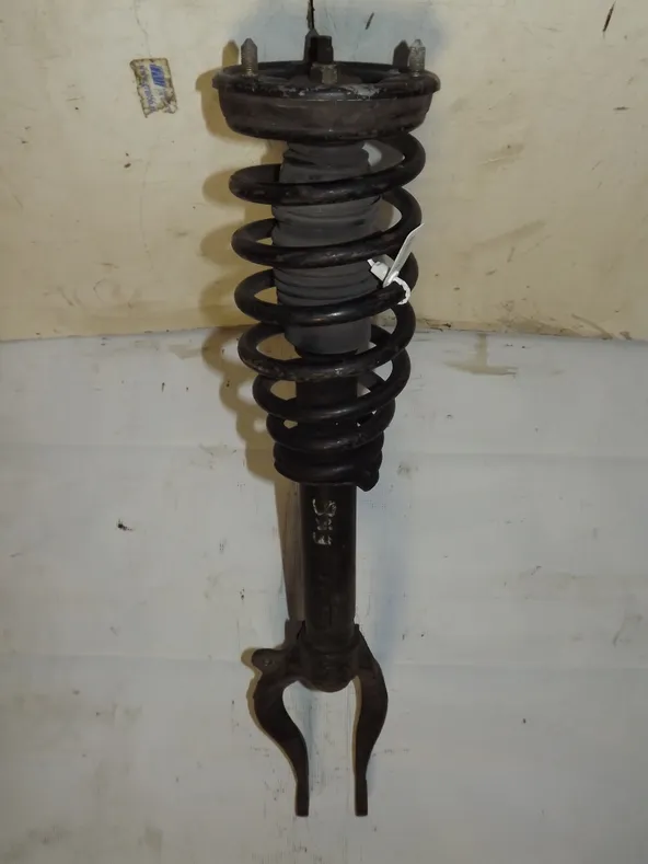 Стойка подвески MITSUBISHI GALANT EA1A Перед Прав (Контрактный)