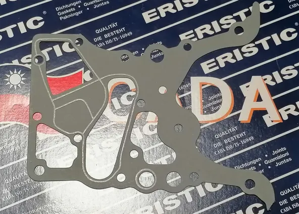 Прокладка ERISTIC 1131254021 TOYOTA HILUX 88-, LAND CRUISER 90-