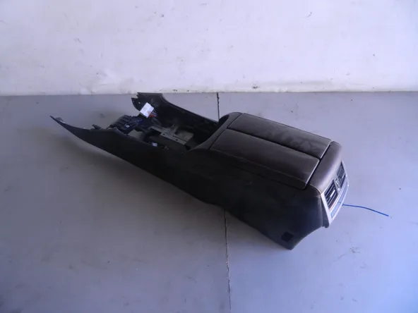 Консоль центральная (подлокотник) HYUNDAI EQUUS VI G6DJ (Б/У) 69838502 846103N800RY