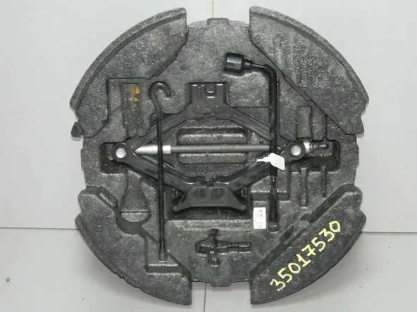 Домкрат HYUNDAI EQUUS VI G6DA 2013-2015 (Б/У) 35017530