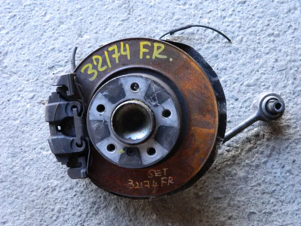 Ступица BMW 320i Перед Прав (Контрактный) 72367286