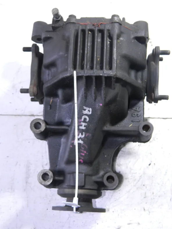 Редуктор TOYOTA REGIUS KCH46 Зад (Контрактный) 69586222