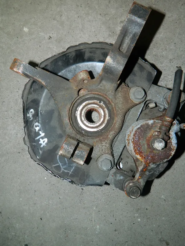 Ступица MITSUBISHI DINGO CQ2A Перед Лев (Контрактный) 79591193