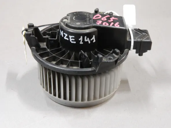 Мотор печки TOYOTA COROLLA FIELDER NZE141 (Контрактный) 68000487