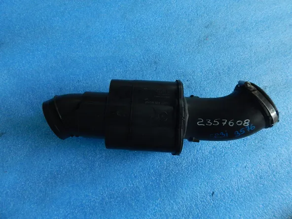 Патрубок воздушный BMW 5-SERIES F10 (Контрактный) 2357608