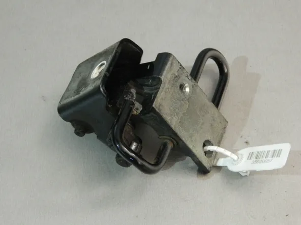 Петля двери AUDI Q7 4L Задн Лев Низ (Б/У) 35020657