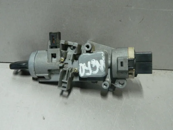 Замок зажигания MAZDA DEMIO DY5W (Контрактный) 81528164