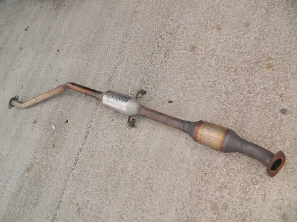 Глушитель TOYOTA AVENSIS AZT251 2AZFSE (Контрактный) 1043500301