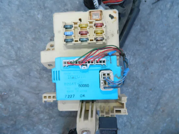 Блок предохранителей TOYOTA LAND CRUISER PRADO J90 (Б/У)