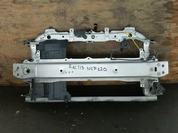 Рамка радиатора TOYOTA RACTIS NCP120 (Контрактный) 94584254